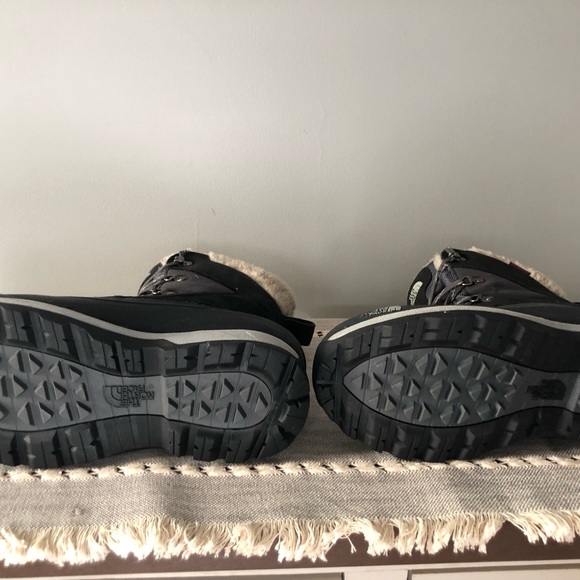 Women’s Northface winter boots - Picture 5 of 9